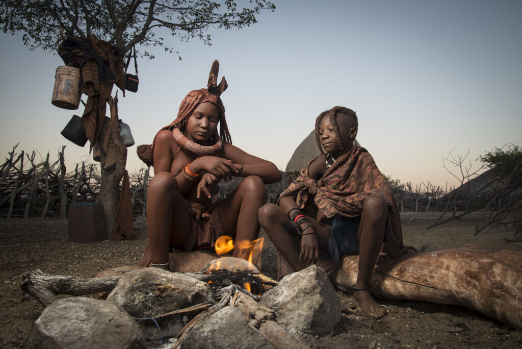 This image has an empty alt attribute; its file name is LaurenMetzler_Himba-1024x684.jpg