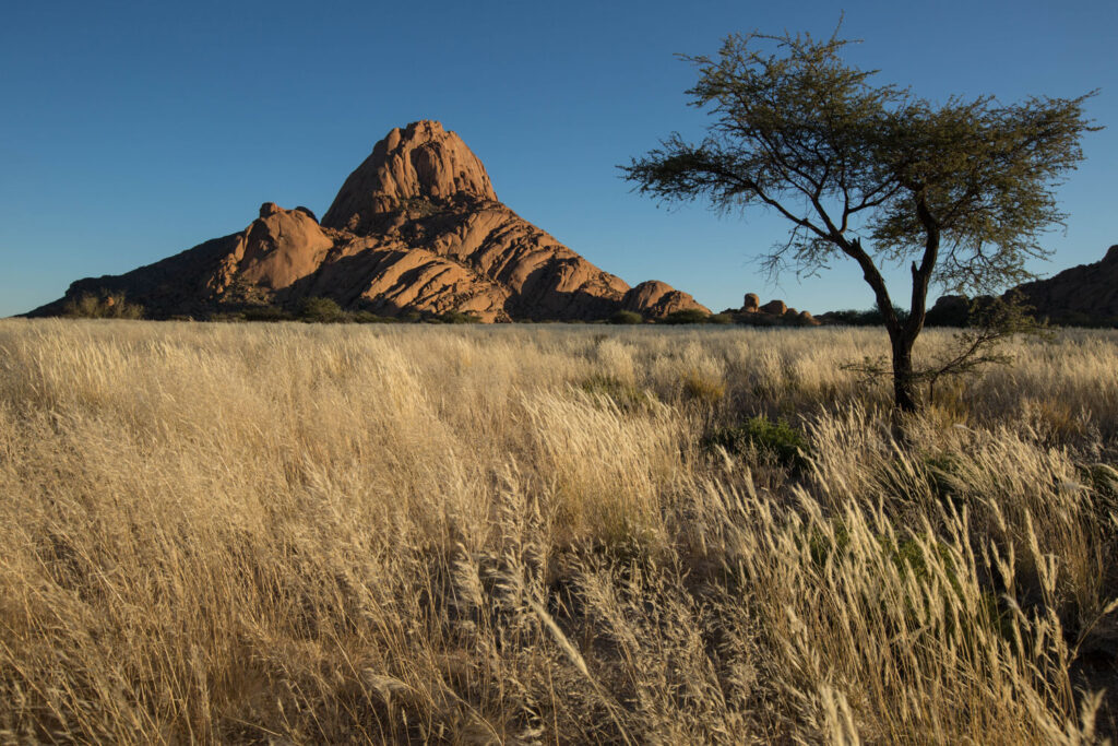 This image has an empty alt attribute; its file name is spitzkoppe_LaurenMetzler-1024x683.jpg